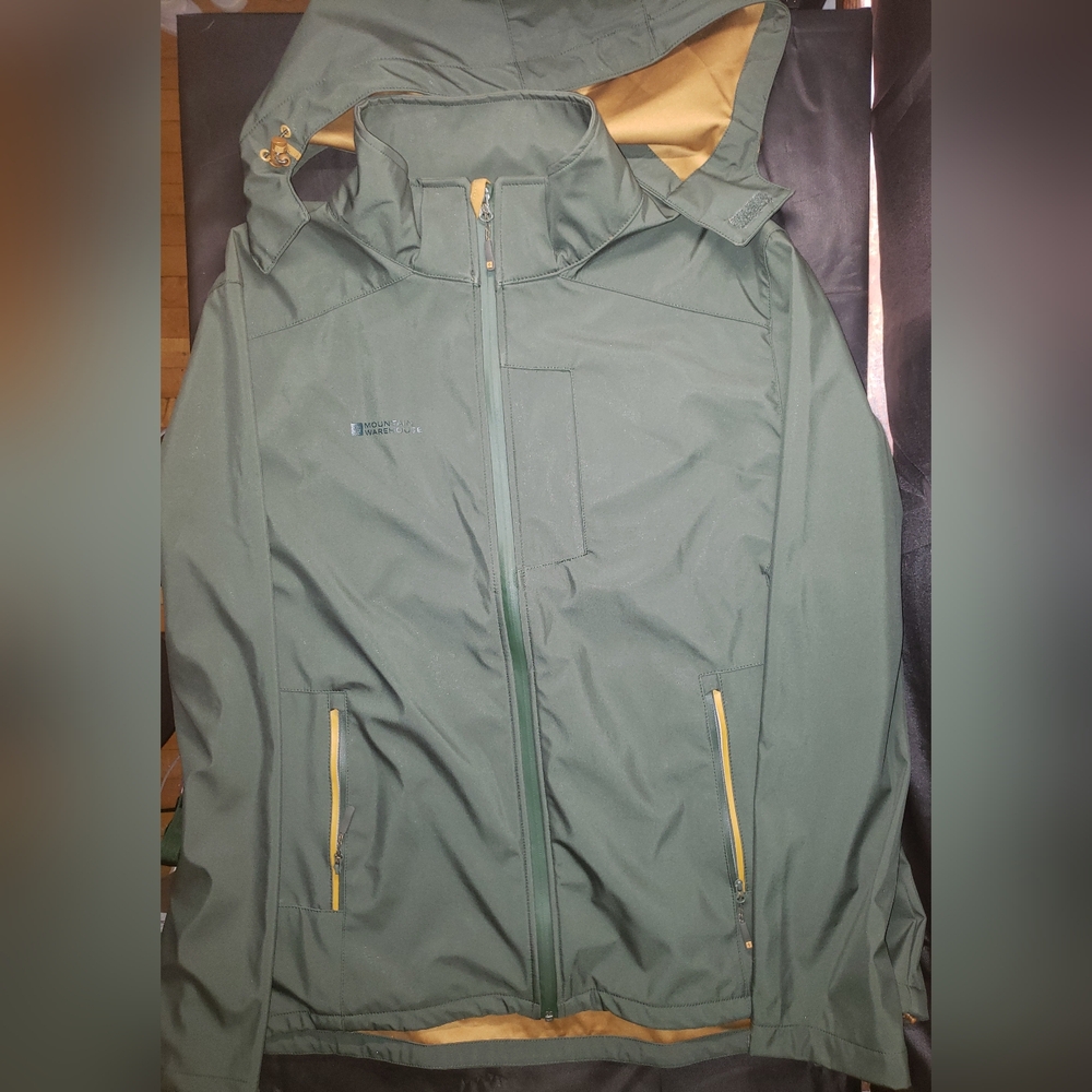 Mountain Wearhouse Jacket Mens XXL Green Gold Removable Hood